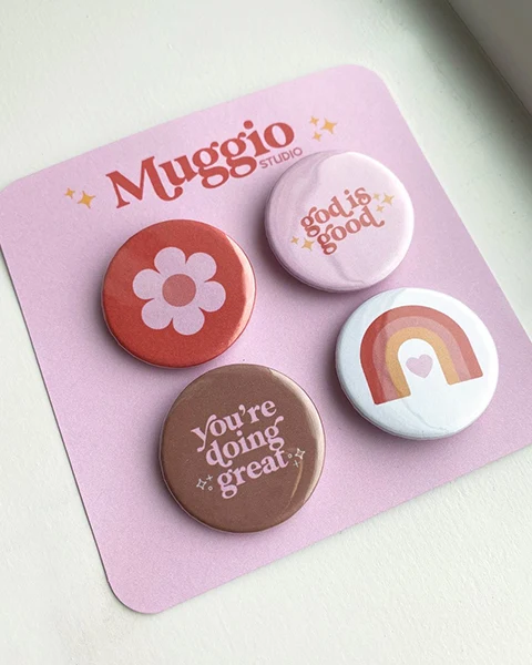 Badges/ Magnets